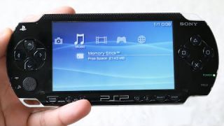 Original Sony PSP In 2019! (14 YEARS LATER) (Review)